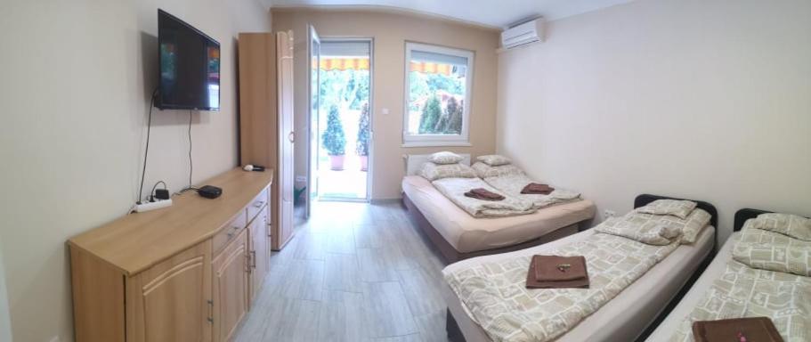 Relax Beach Apartman Hajdúszoboszló Exteriör bild
