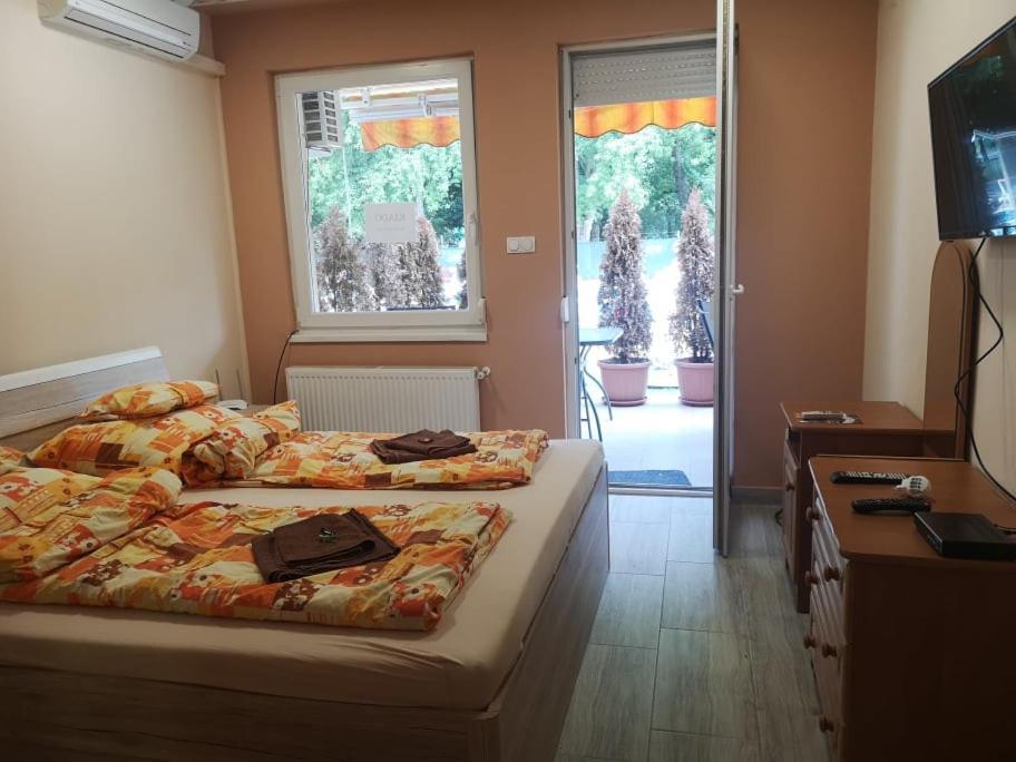 Relax Beach Apartman Hajdúszoboszló Exteriör bild