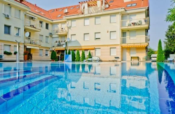 Relax Beach Apartman Hajdúszoboszló Exteriör bild