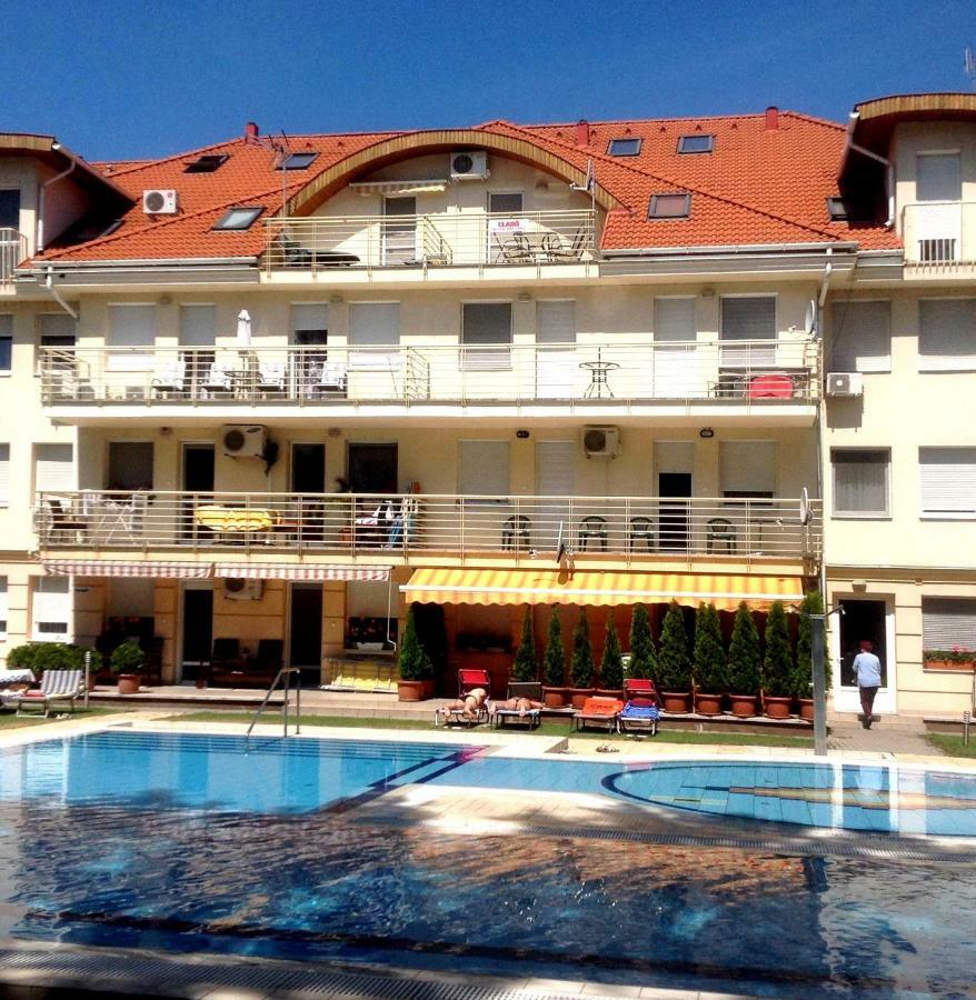 Relax Beach Apartman Hajdúszoboszló Exteriör bild